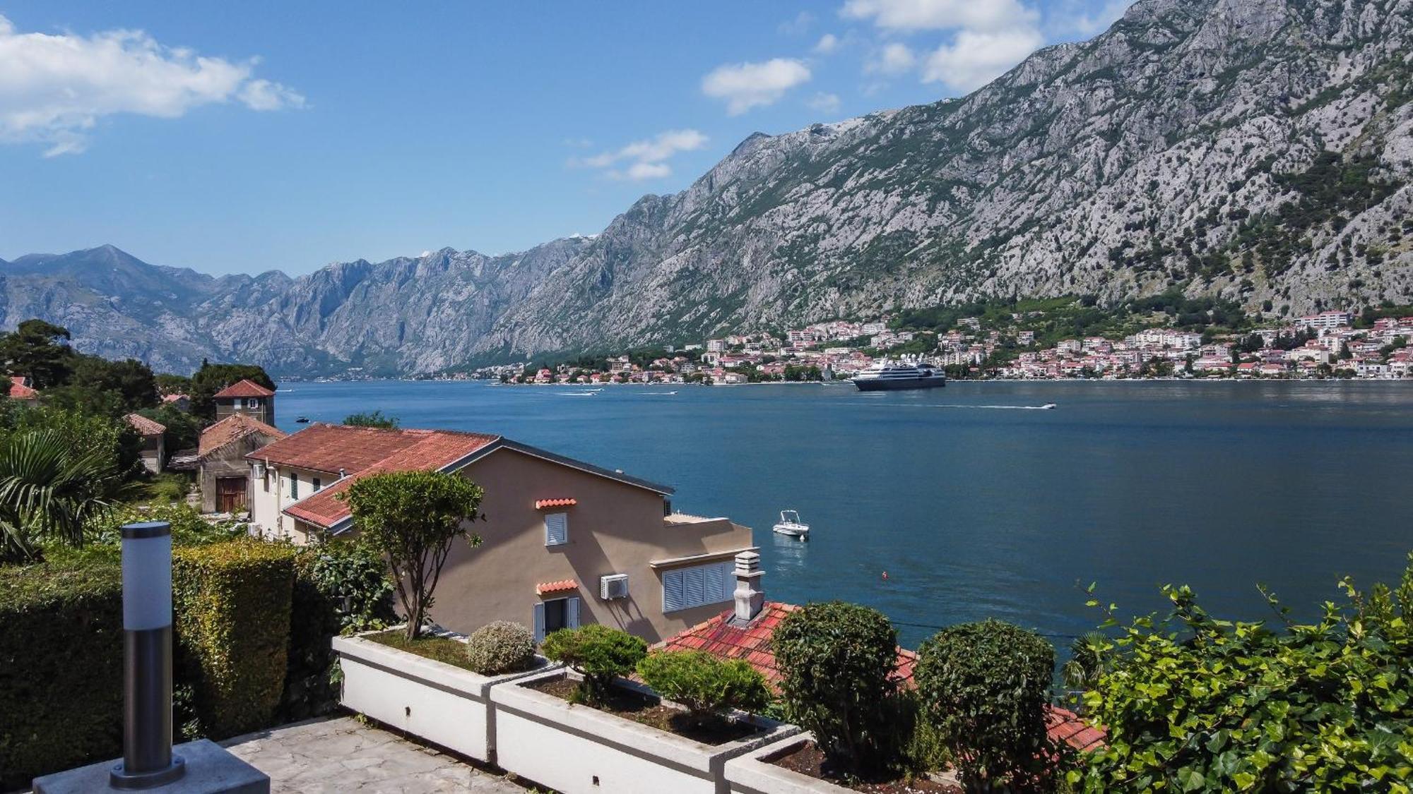 Chillout Apartment In Kotor Bay Екстериор снимка