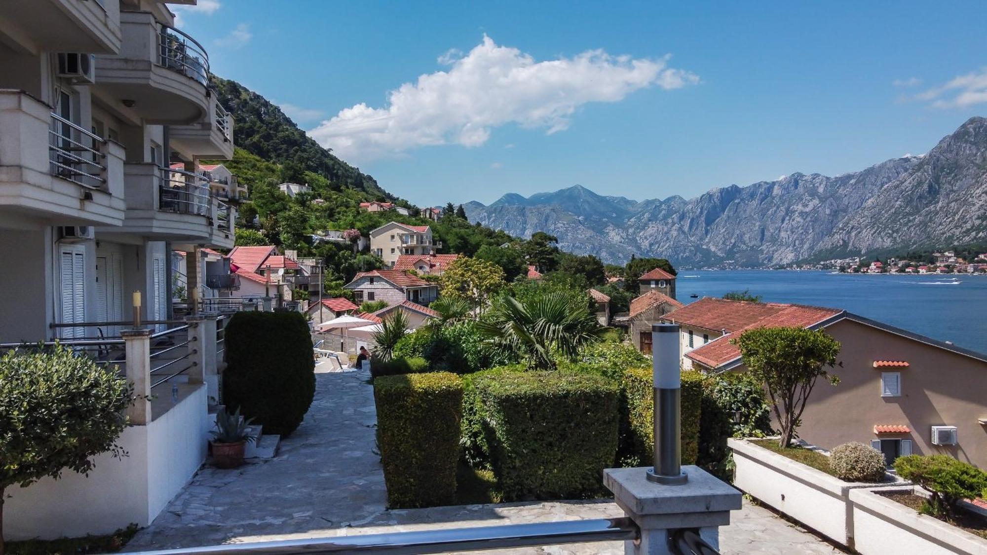 Chillout Apartment In Kotor Bay Екстериор снимка