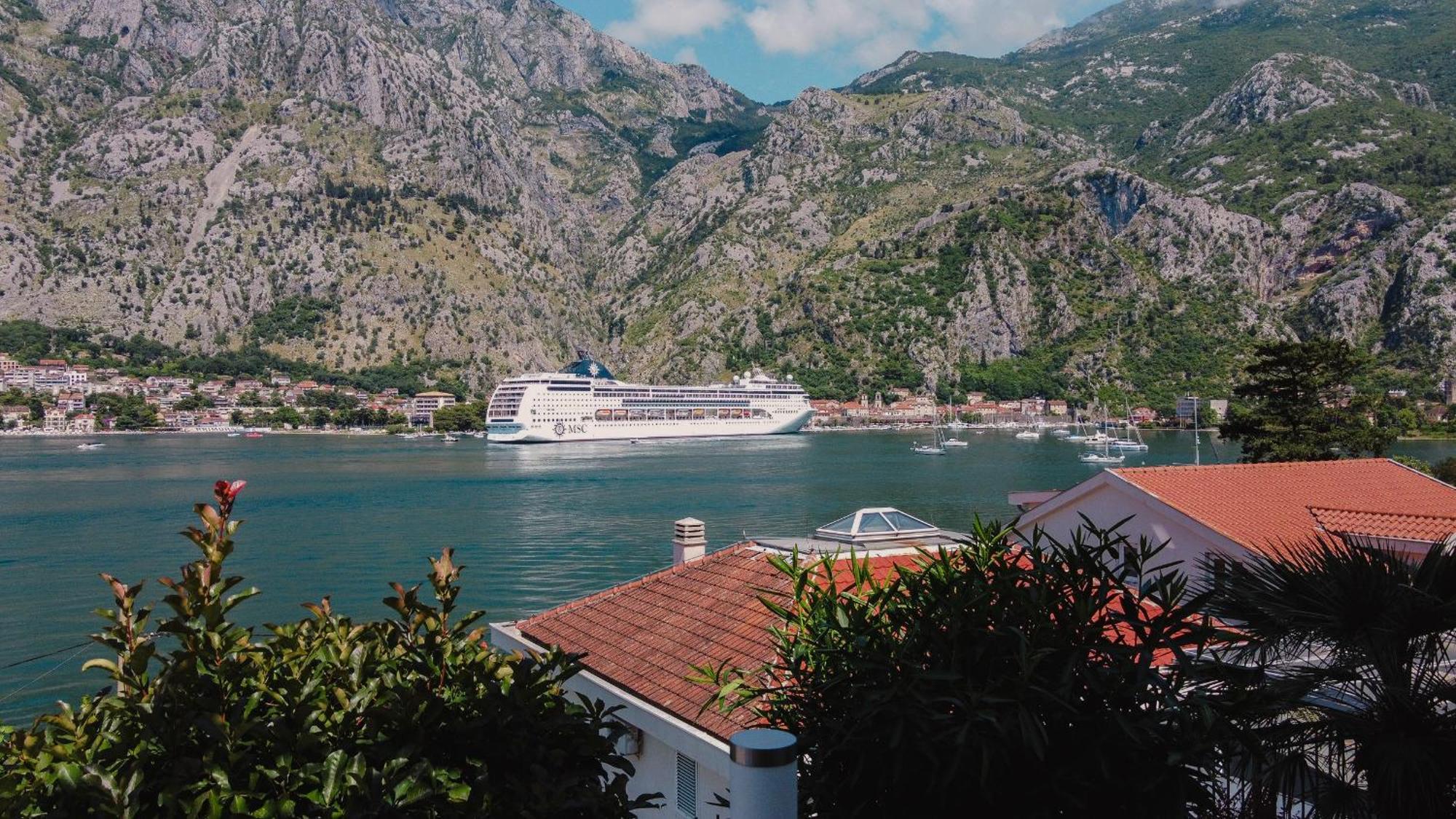 Chillout Apartment In Kotor Bay Екстериор снимка