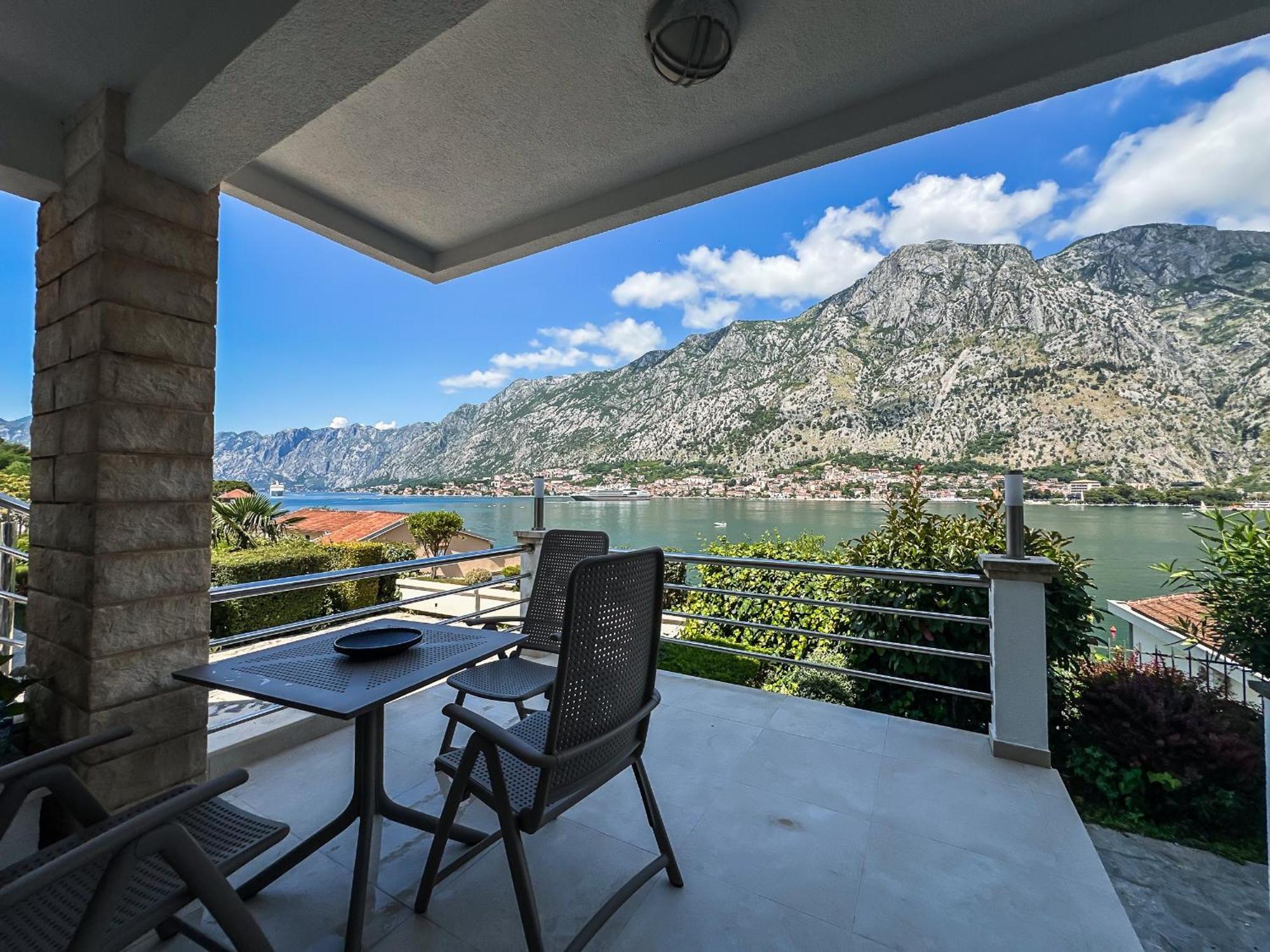 Chillout Apartment In Kotor Bay Екстериор снимка